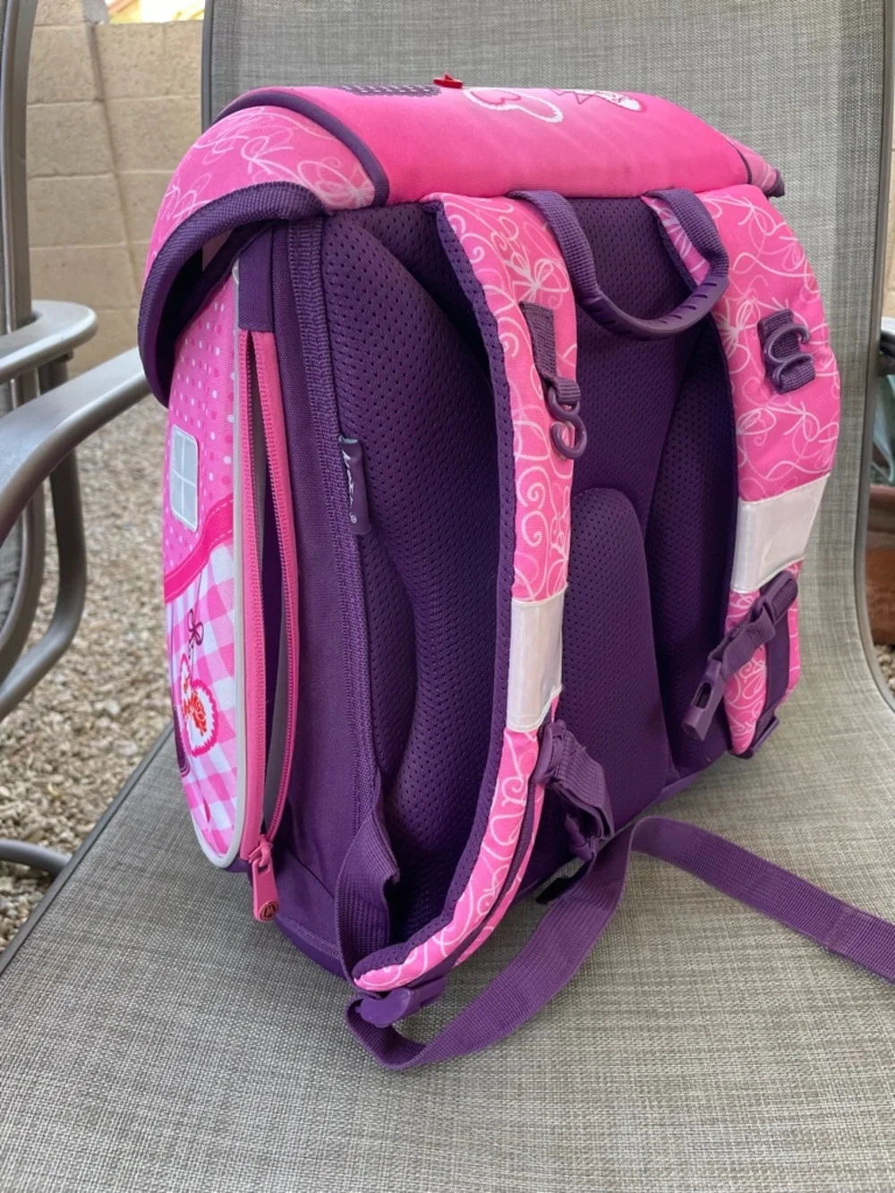 MagTaller (Finland) backpack, Hardshell, elementary school bag, girls K-3 grade